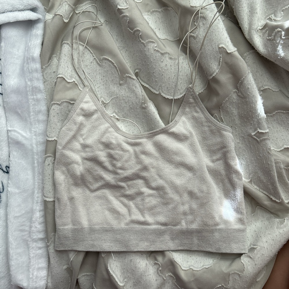 white/cream urban outfitters crop top